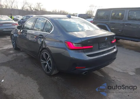 2021 BMW 330I xDrive z USA, uszkodzony, nr VIN WBA5R7C01MFK30887
